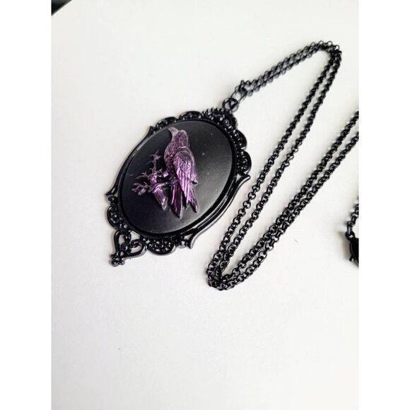 Purple Iridescent Raven Crow Gothic Rockabilly Cameo Black Necklace steampunk - Picture 6 of 6